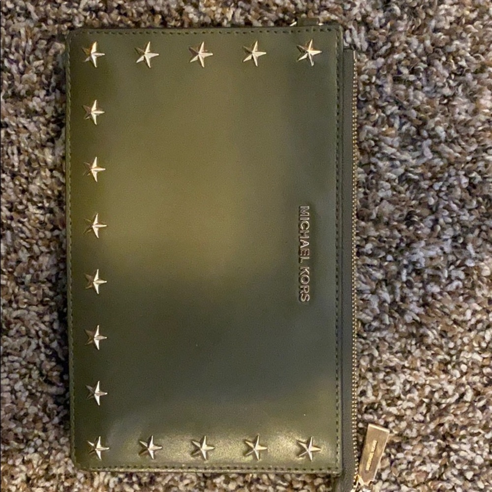 Wristlet